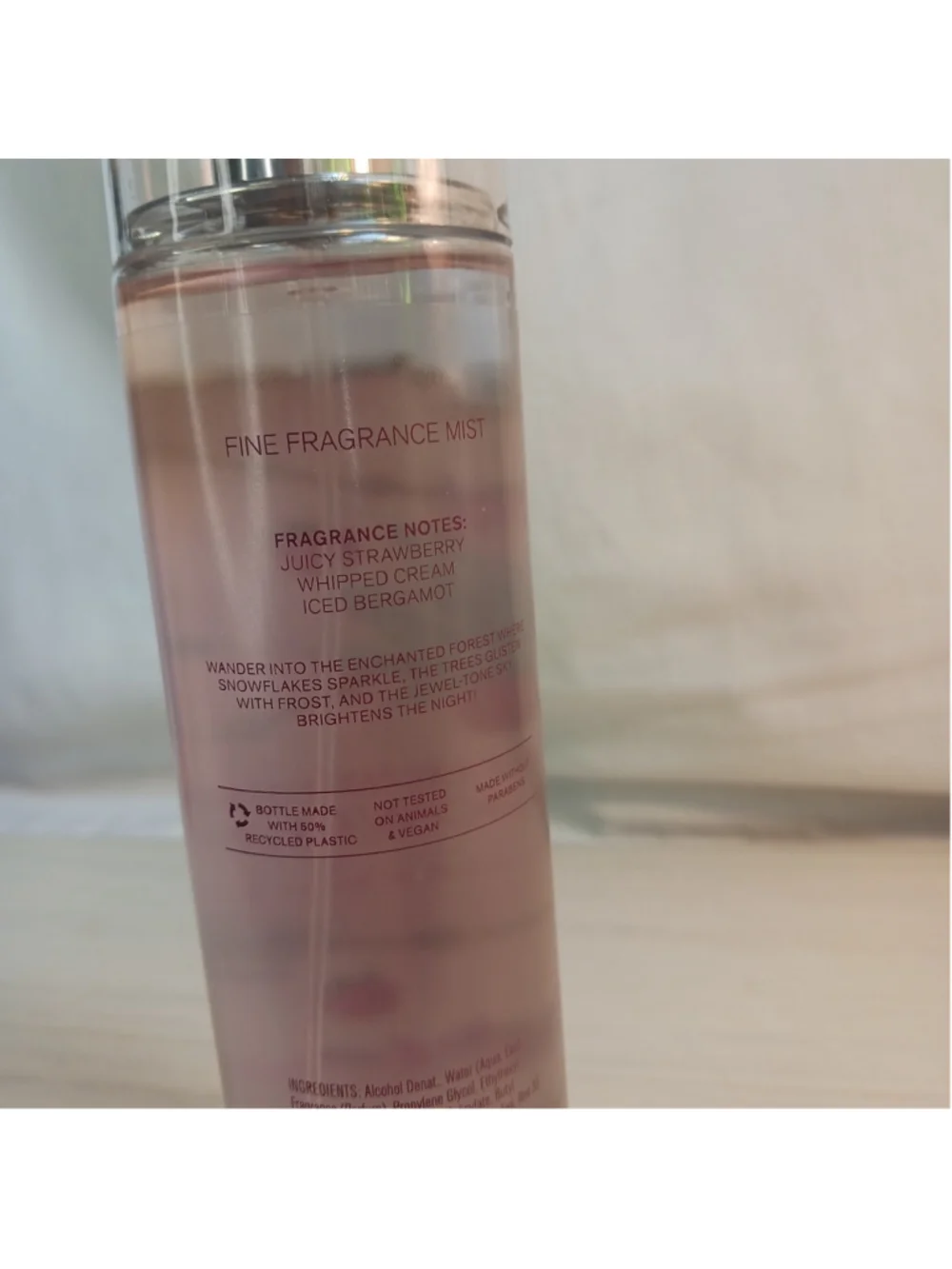 BATH & BODY WORKS STRAWBERRY SNOWFLAKES FRAGRANCE BODY MIST SPRAY 8 FL OZ